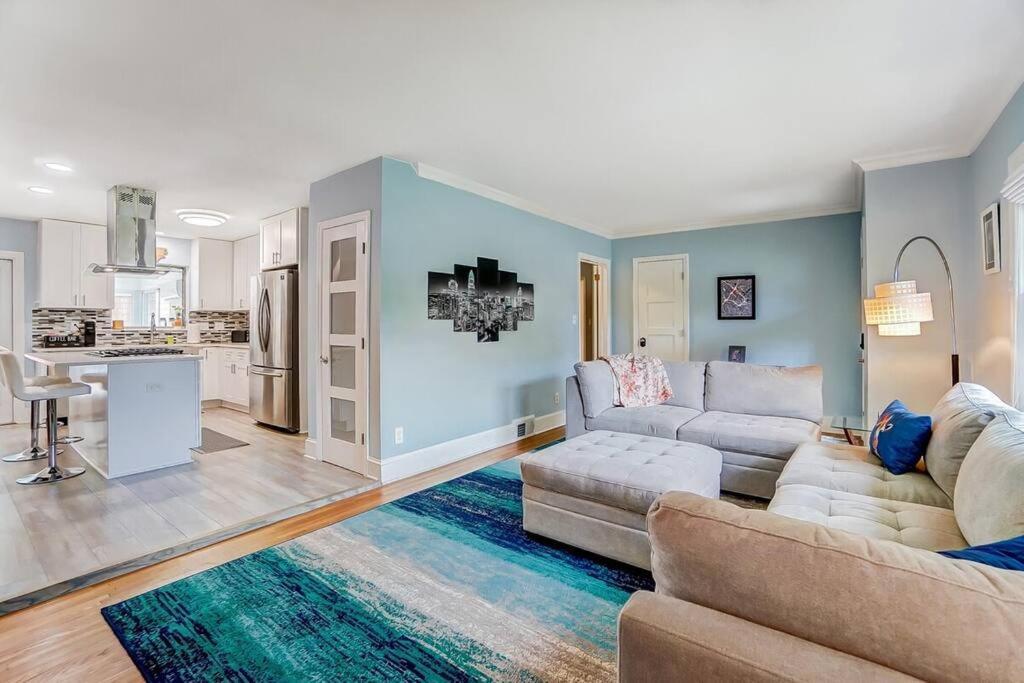 Poolside Bungalow With Fire Pit Fun And King Suite Charlotte Bagian luar foto